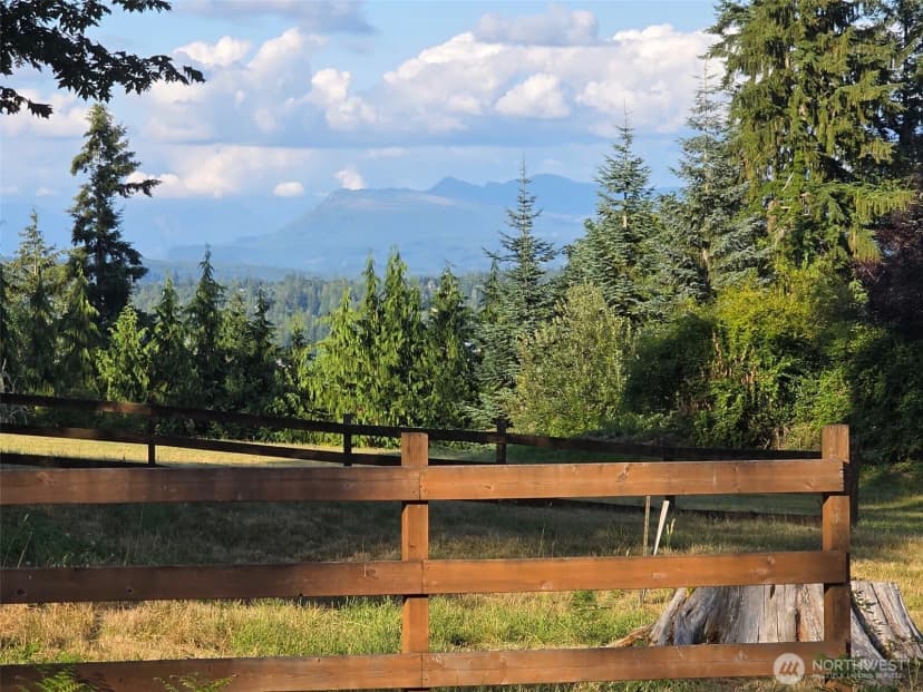 Property photo for 13324 242nd Avenue Ne, Woodinville