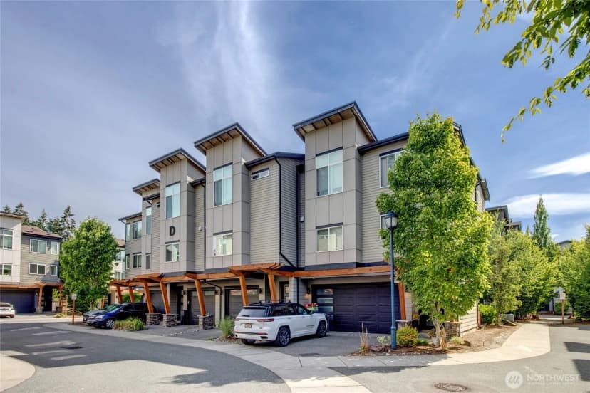 Property photo for 19225 Damson Road #d2, Lynnwood