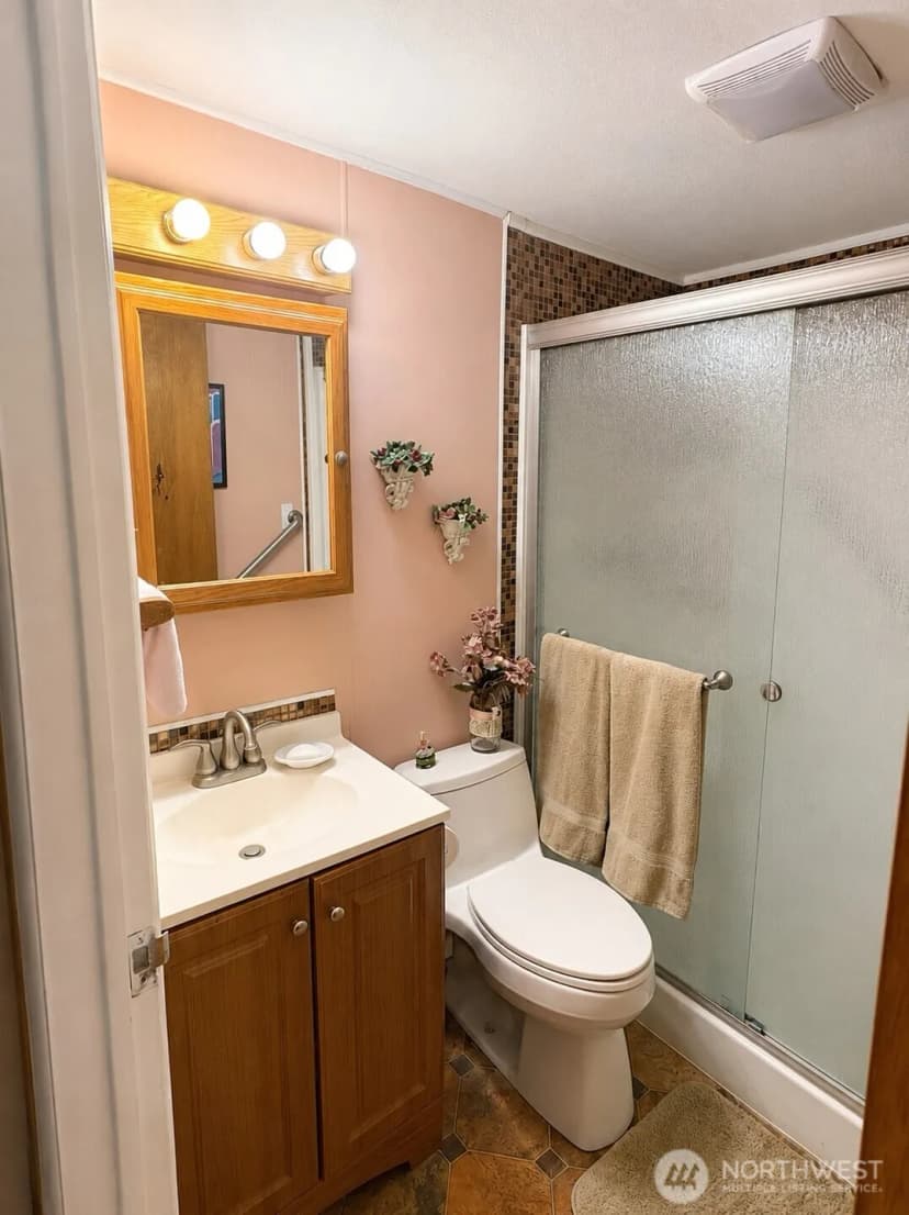Property photo for 7 River Road W, Omak photo 10