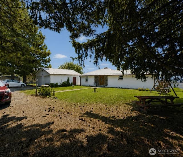 Property photo for 7 River Road W, Omak