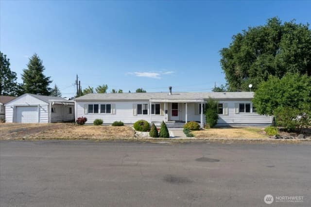 Property photo for 202 Marshall Street, Davenport