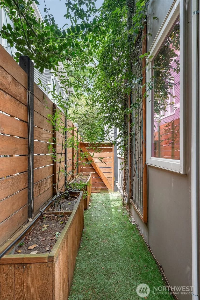 Property photo for 830 B 16th Ave, Seattle photo 17