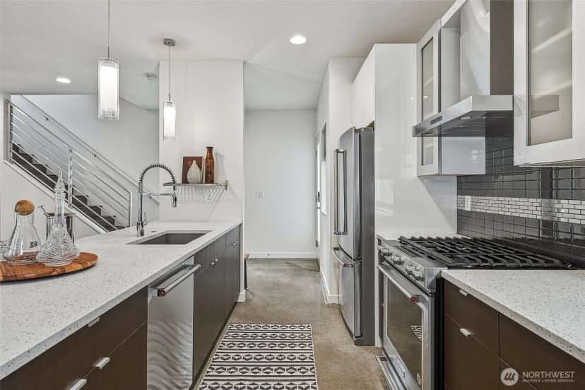 Property photo for 830 B 16th Ave, Seattle photo 6