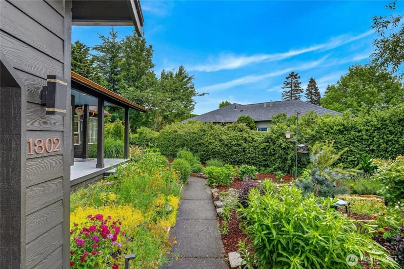 Property photo for 1802 Fairview Court, Lynden photo 4