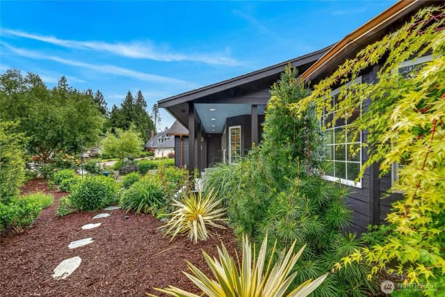 Property photo for 1802 Fairview Court, Lynden photo 3