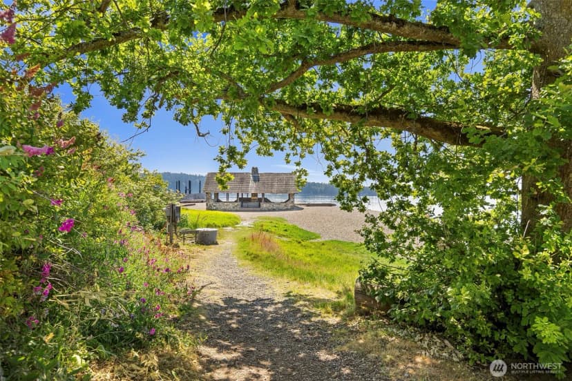 Property photo for 307 4th Street Steilacoom, Steilacoom photo 32