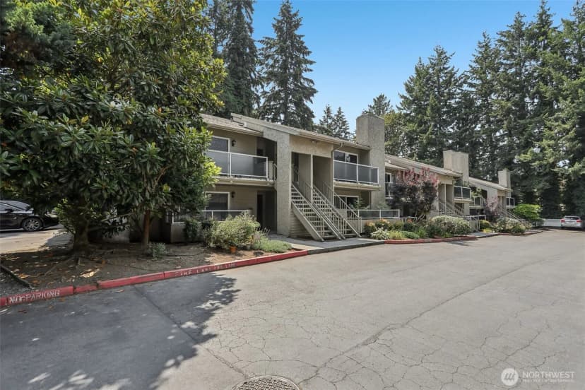 Property photo for 12037 100th Avenue Ne #103, Kirkland