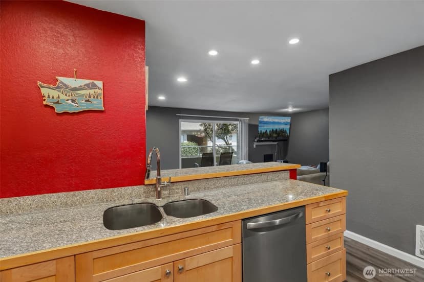 Property photo for 12037 100th Avenue Ne #103, Kirkland photo 10