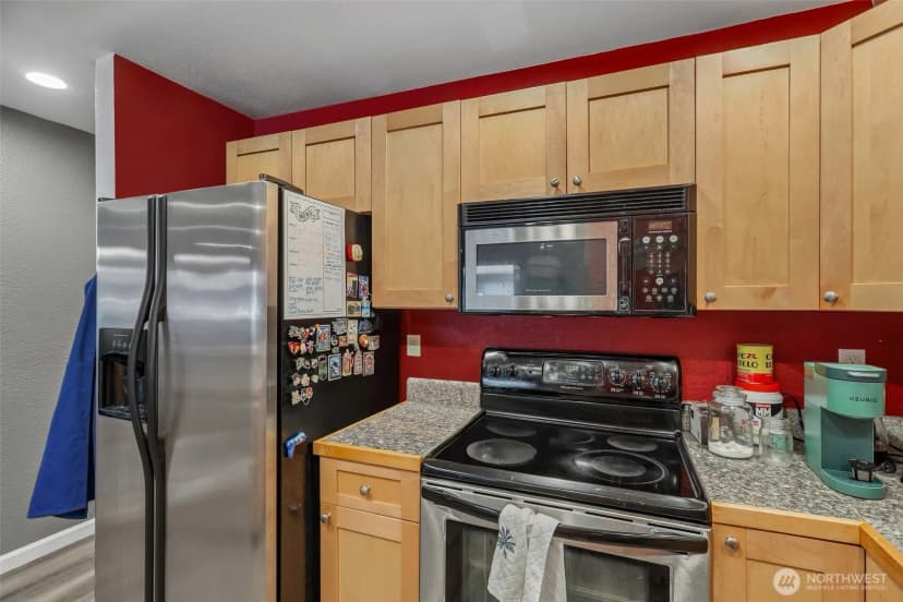 Property photo for 12037 100th Avenue Ne #103, Kirkland photo 11