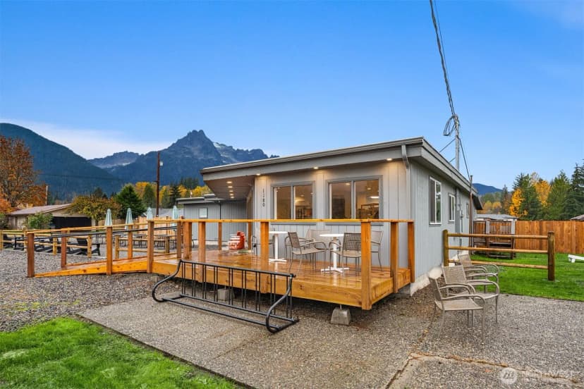 Property photo for 1180 Cascade Street, Darrington