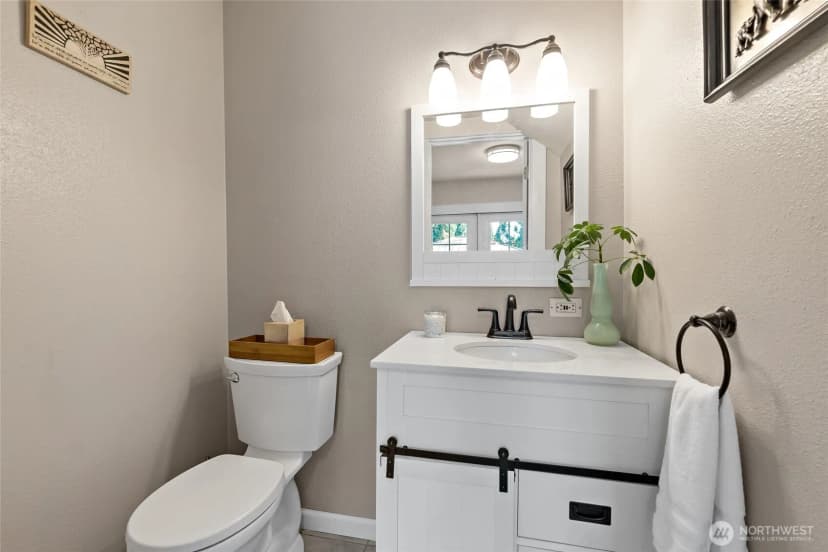 Property photo for 8105 44th Street W, University Place photo 18