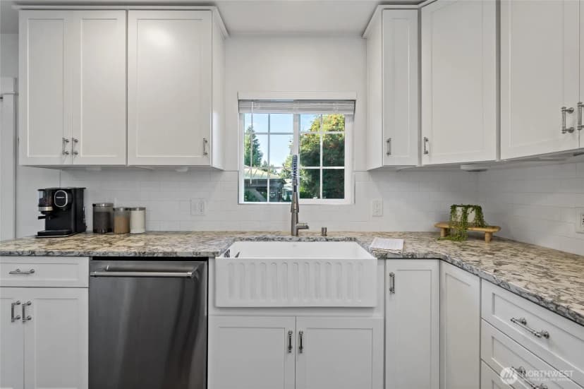 Property photo for 8105 44th Street W, University Place photo 14