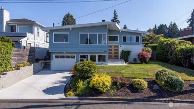 Property photo for 1010 Daley Street, Edmonds