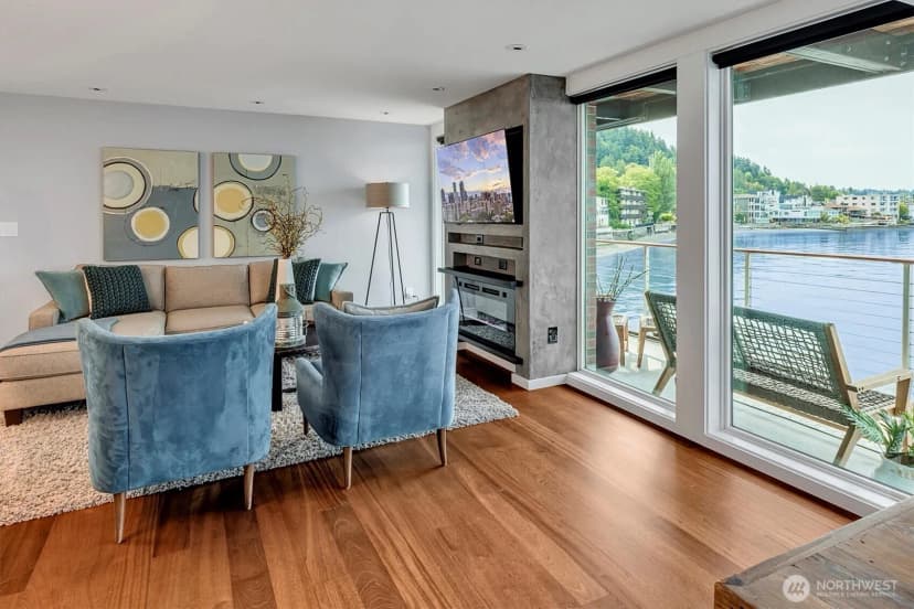 Property photo for 3717 Beach Drive Sw #207, Seattle photo 11