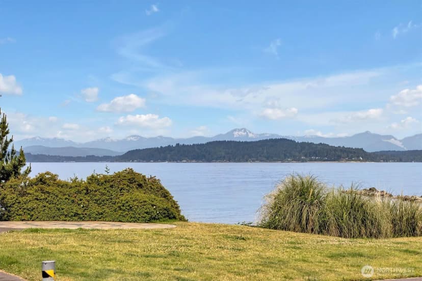 Property photo for 3717 Beach Drive Sw #207, Seattle photo 38