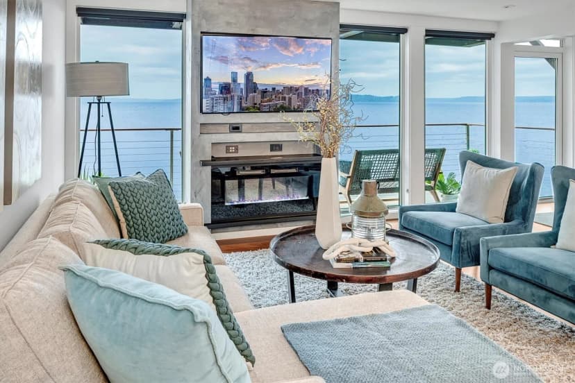Property photo for 3717 Beach Drive Sw #207, Seattle photo 9