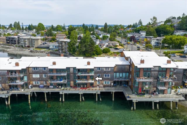 Property photo for 3717 Beach Drive Sw #207, Seattle photo 2