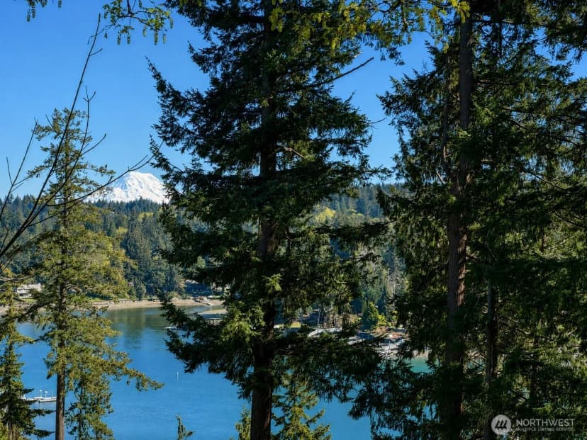 Property photo for 202 Fir Drive Nw, Gig Harbor photo 3