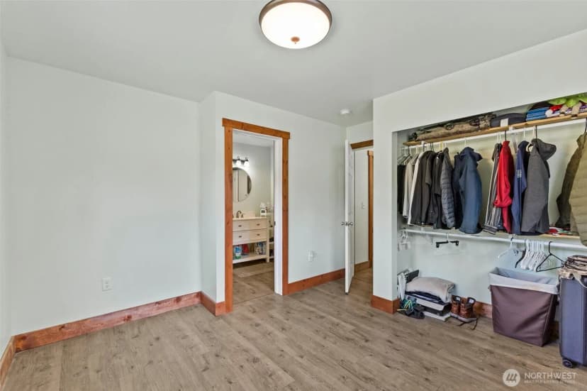 Property photo for 568 Wiltse Lane, Bellingham photo 14