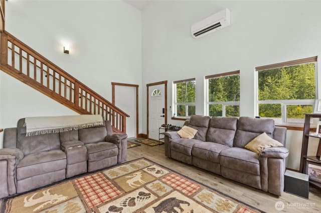 Property photo for 568 Wiltse Lane, Bellingham photo 5