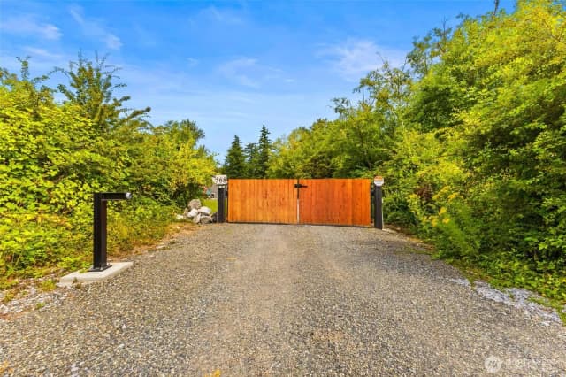 Property photo for 568 Wiltse Lane, Bellingham photo 2