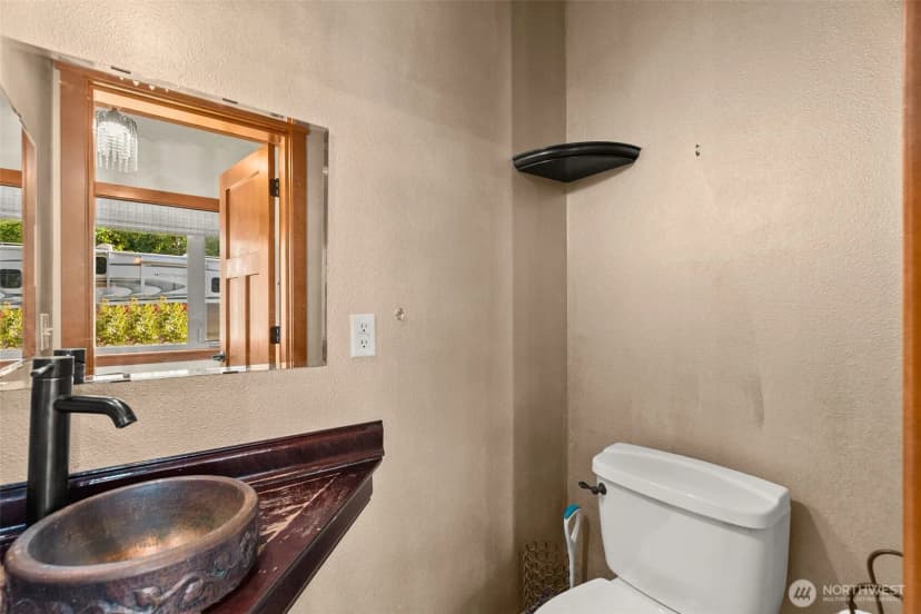 Property photo for 222 Oxbow Lake Lane, Toledo photo 6