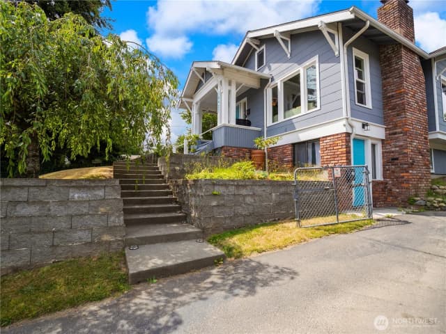 Property photo for 16427 109th Avenue Se, Renton photo 3