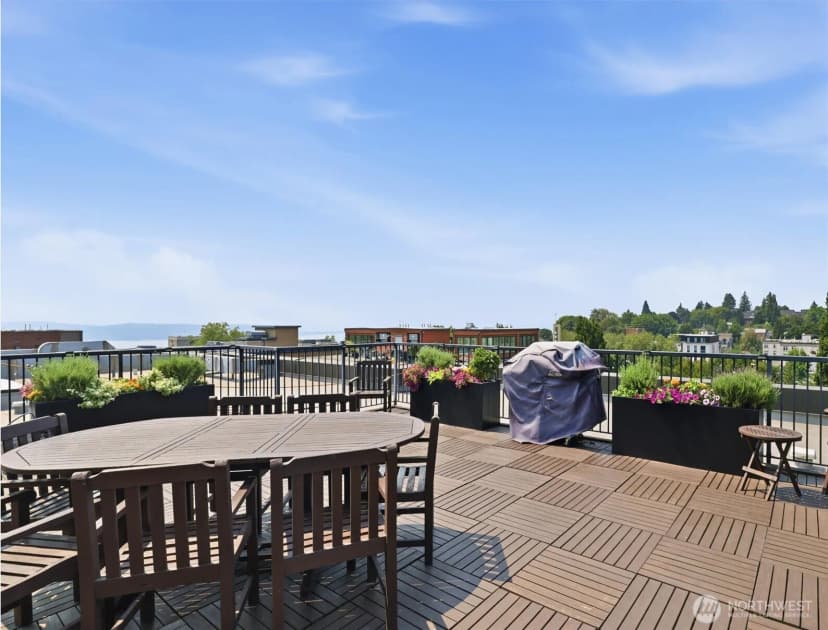 Property photo for 1417 Queen Anne Avenue N #303, Seattle photo 31