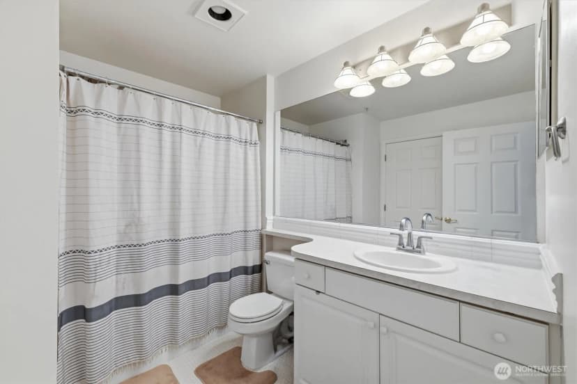 Property photo for 1417 Queen Anne Avenue N #303, Seattle photo 22