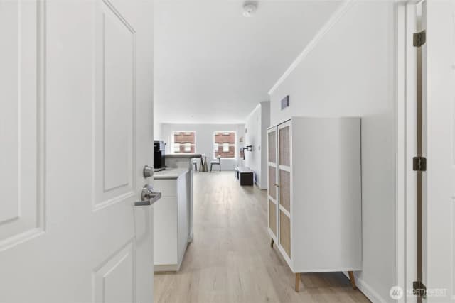 Property photo for 1417 Queen Anne Avenue N #303, Seattle photo 4