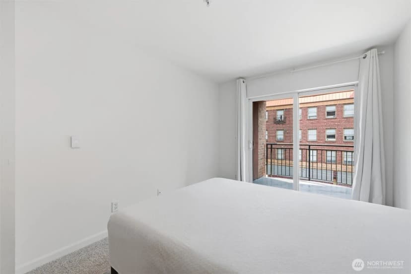 Property photo for 1417 Queen Anne Avenue N #303, Seattle photo 18