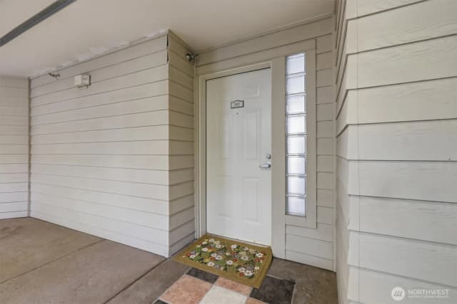 Property photo for 1417 Queen Anne Avenue N #303, Seattle photo 3