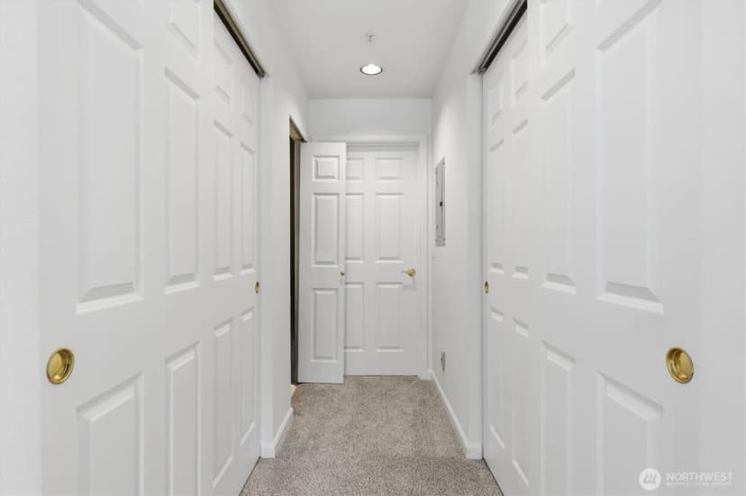 Property photo for 1417 Queen Anne Avenue N #303, Seattle photo 20