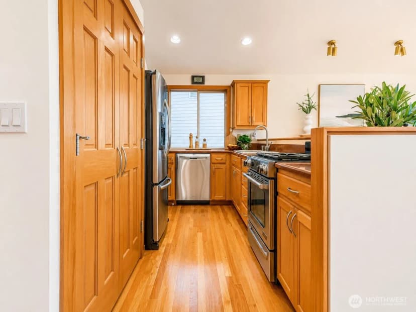 Property photo for 1630 2nd Street, Kirkland photo 15