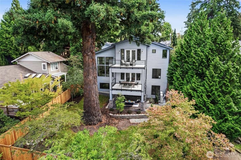 Property photo for 719 95th Avenue Ne, Bellevue photo 17