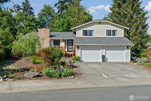 Property photo for 15932 Se 166th Place, Renton photo 2