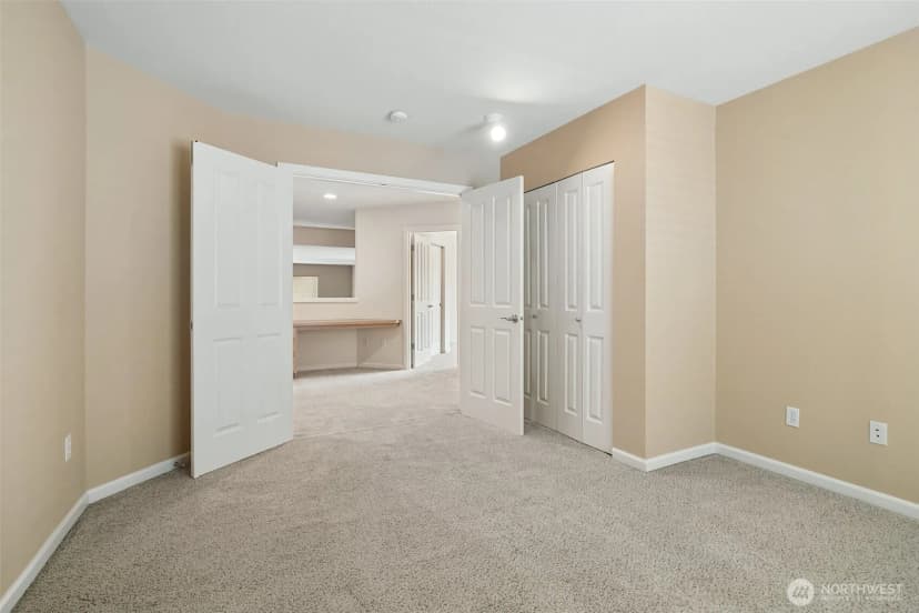 Property photo for 1221 68th Loop Se, Auburn photo 27