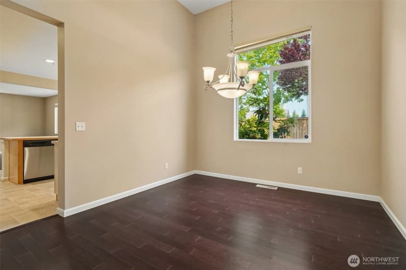 Property photo for 1221 68th Loop Se, Auburn photo 12
