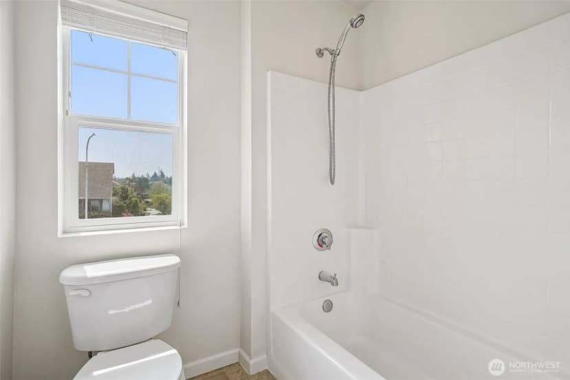 Property photo for 1221 68th Loop Se, Auburn photo 37
