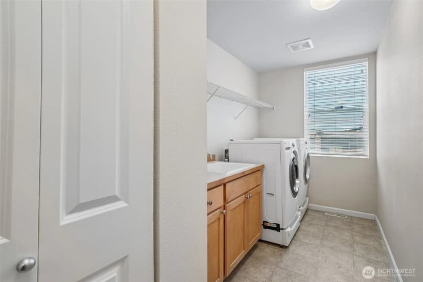 Property photo for 1221 68th Loop Se, Auburn photo 32