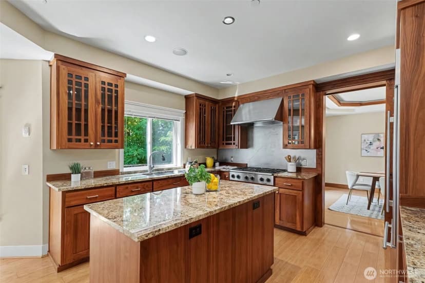 Property photo for 13128 Se Newport Way, Bellevue photo 10