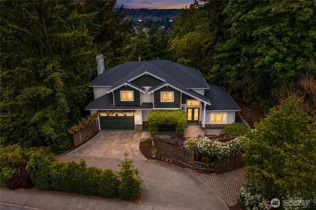 Property photo for 13128 Se Newport Way, Bellevue photo 2