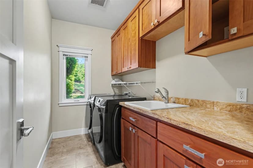 Property photo for 13128 Se Newport Way, Bellevue photo 25