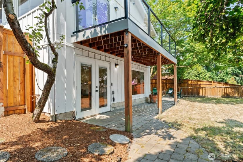 Property photo for 8456 6th Avenue Sw, Seattle photo 21