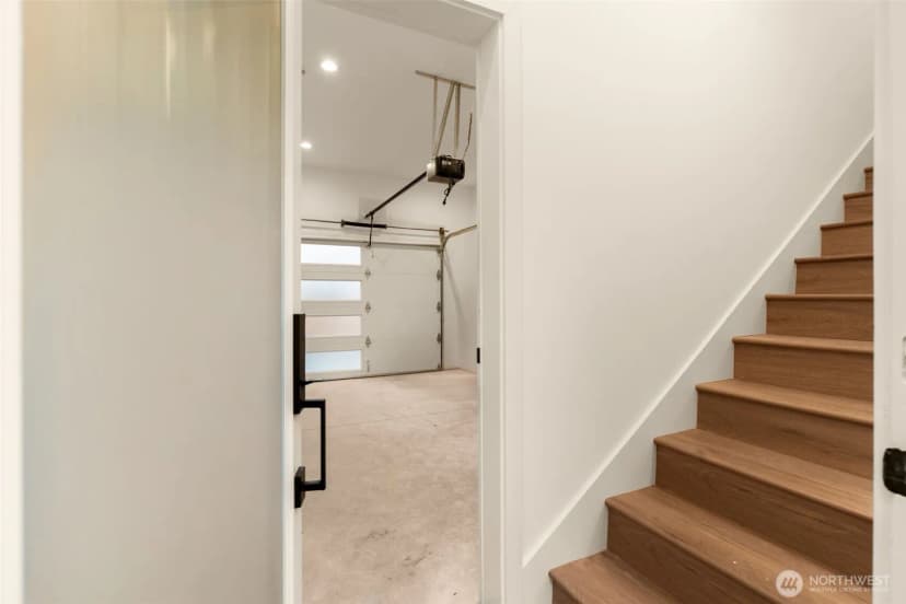 Property photo for 9215 B 12th Avenue Ne, Seattle photo 10