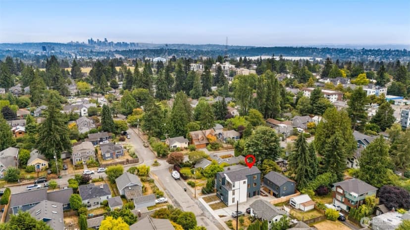 Property photo for 9215 B 12th Avenue Ne, Seattle photo 21