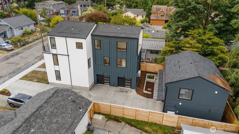 Property photo for 9215 B 12th Avenue Ne, Seattle photo 18