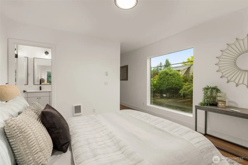 Property photo for 9215 12th Avenue Ne, Seattle photo 19