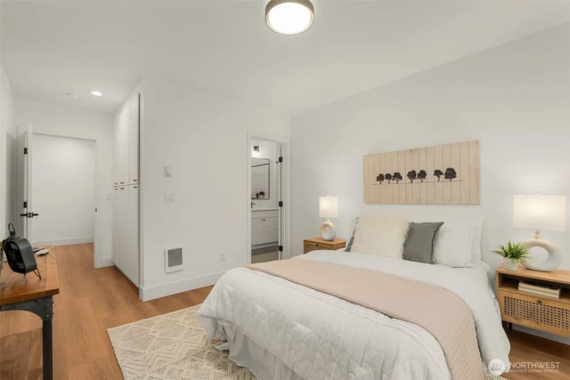Property photo for 9215 12th Avenue Ne, Seattle photo 16