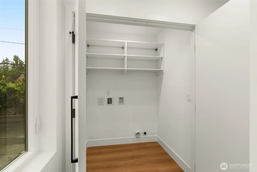 Property photo for 9215 12th Avenue Ne, Seattle photo 30